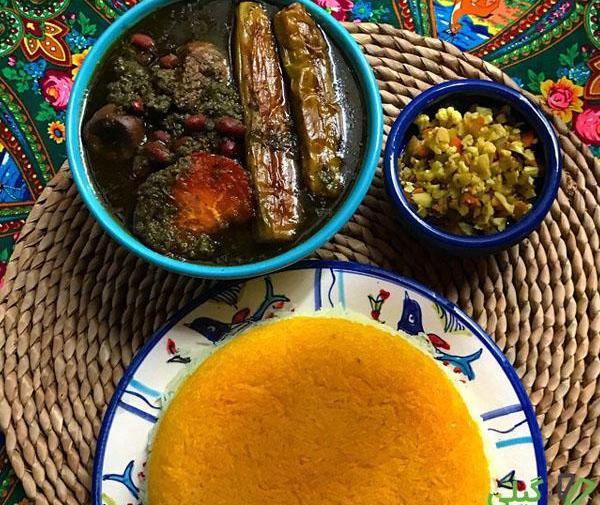 عکس قورمه سبزی در ظرف یکبار مصرف