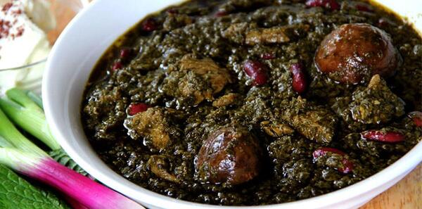 عکس قورمه سبزی در ظرف یکبار مصرف