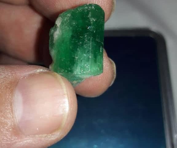 عکس زمرد خام