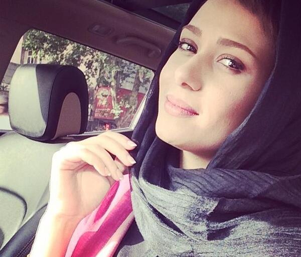 عکس گوشی پریناز ایزدیار