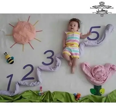 ایده برای عکس چهار ماهگی نوزاد