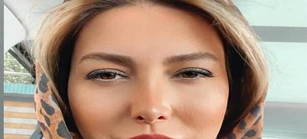 عکس فریبا نادری در آسانسور