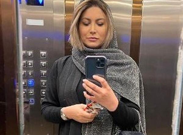 عکس فریبا نادری در آسانسور