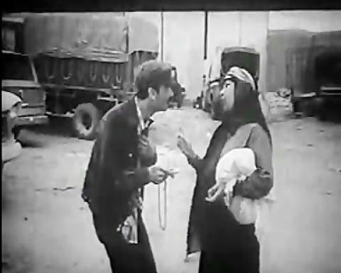 عکس بهروز وثوقی در فیلم غریبه