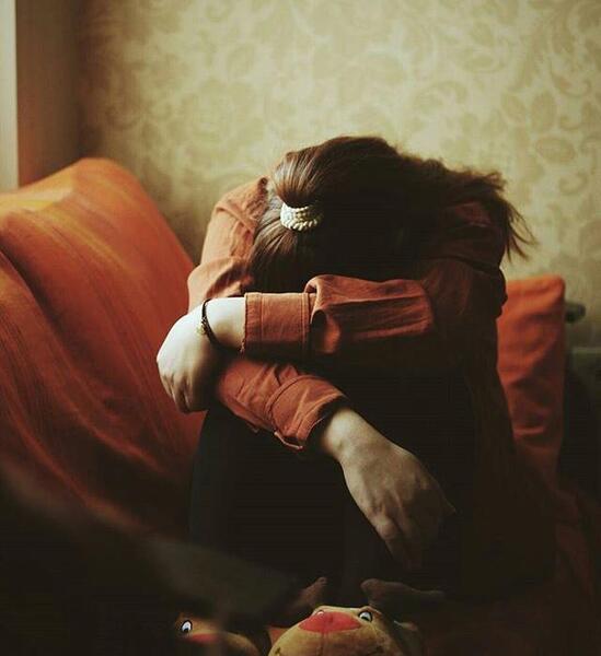 عکس پروفایل دخترونه ی غمگین بدون نوشته