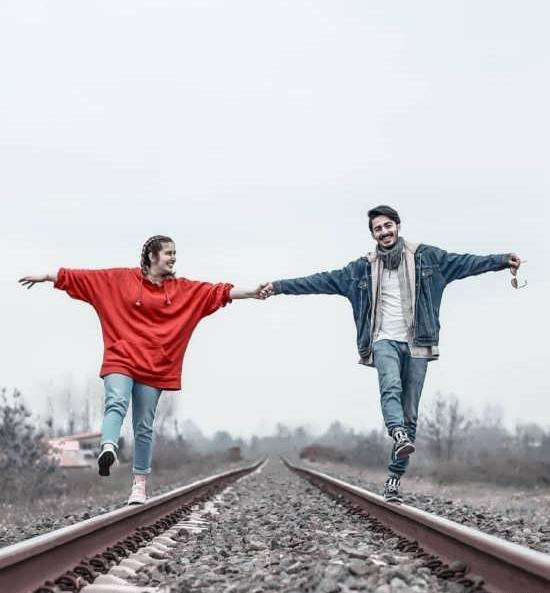 ایده عکس روی ریل قطار