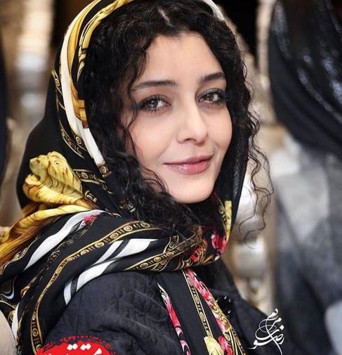 عکس ساره بیات با موهای چتری