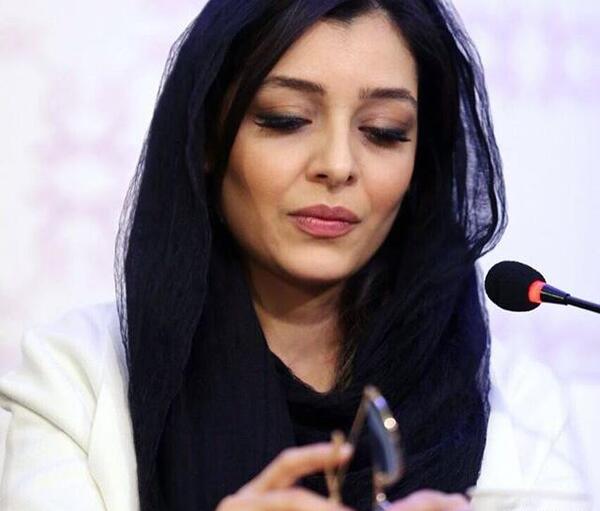 عکس ساره بیات با موهای چتری