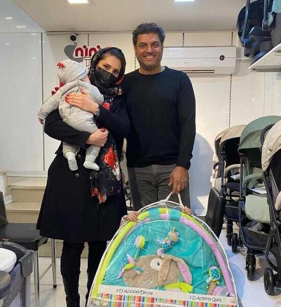 عکس سام درخشانی با خانواده اش
