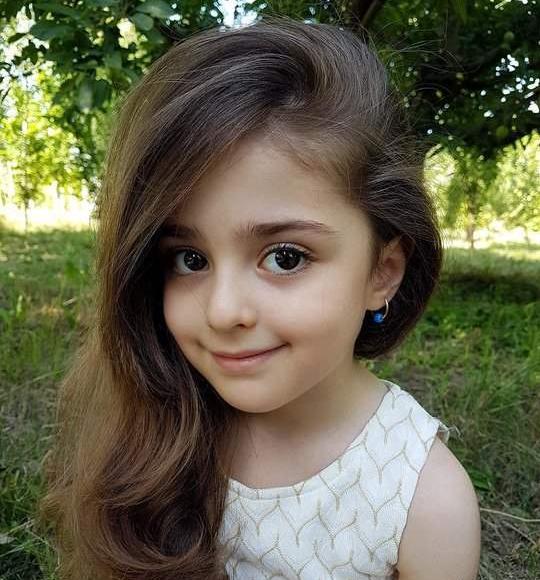 عکس دختر بچه خوشگل چشم قهوه ای