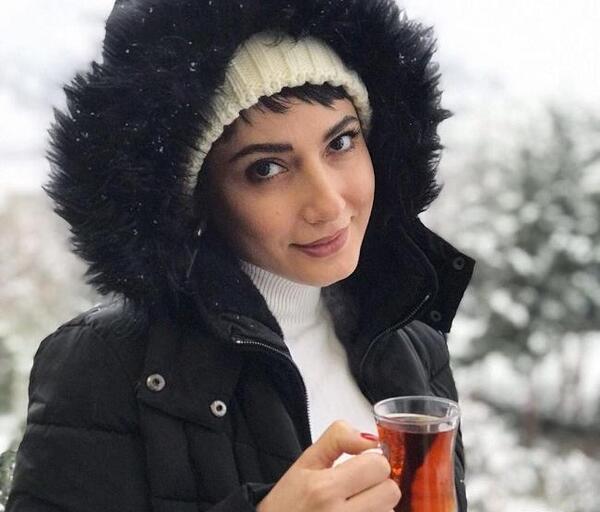 عکس پریناز ایزدیار در برف