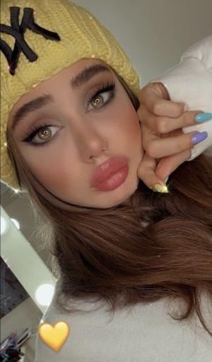 عکس های نیکا فلاحی با گوشی