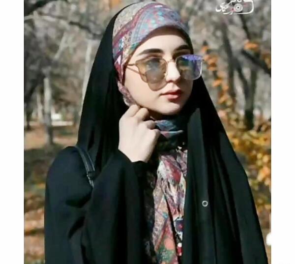 عکس نیکا فلاحی در خانه