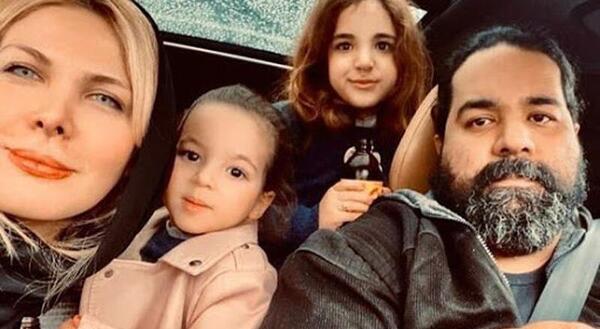 عکس علی صادقی با بچه هایش