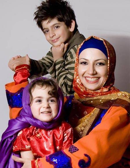 عکس علی صادقی با بچه هایش
