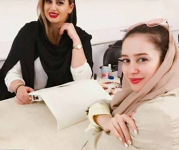 عکس الناز حبیبی با موی کوتاه