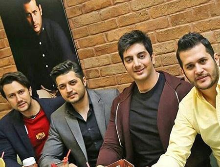عکس از سیاوش خیرابی و شاهرخ استخری