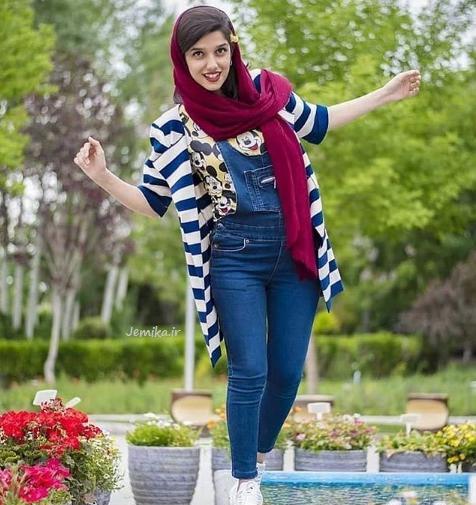 ژست عکس ایستاده دخترانه