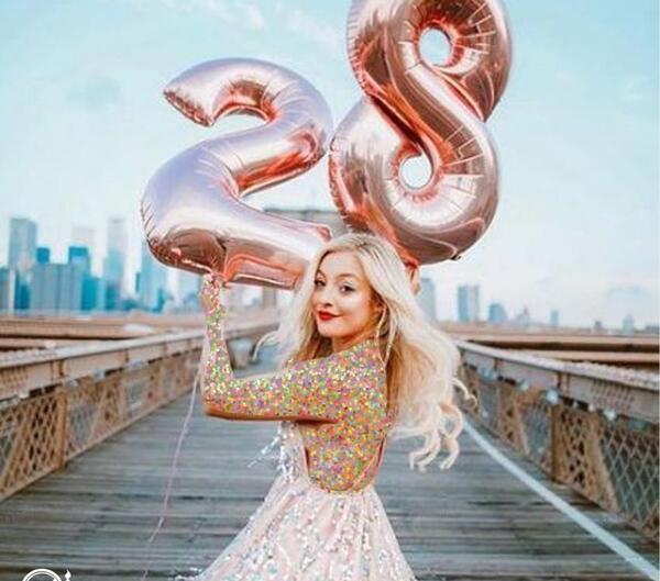 ایده ژست عکس برای تولد