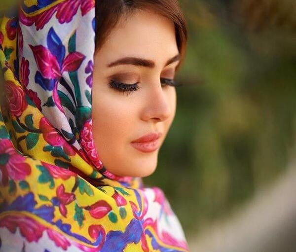 عکس دختر زیبا برای پروفایل با شال