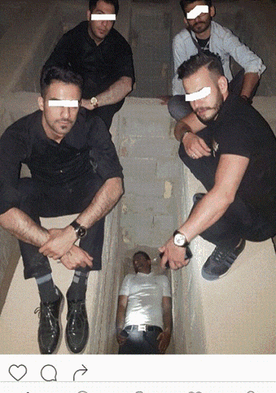 عکس قبر خالی در شب