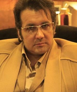 عکسهای حسام نواب صفوی در مراسم افطاری
