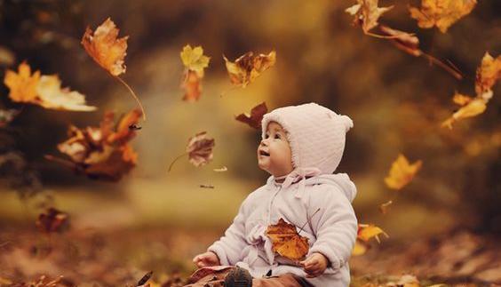 ایده عکس پاییزی از نوزاد