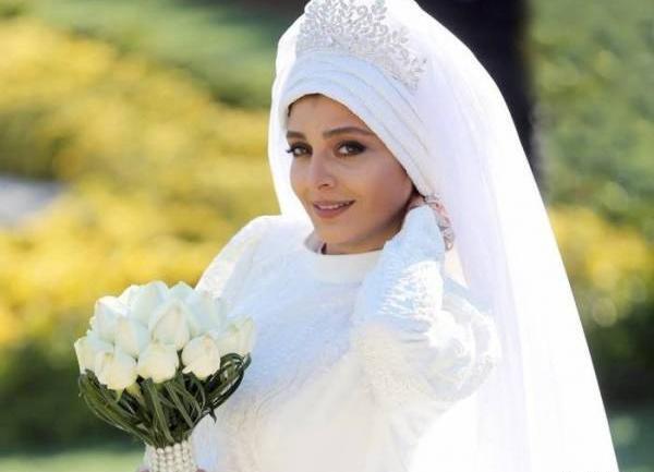 عکسهای ساره بیات در گیسو