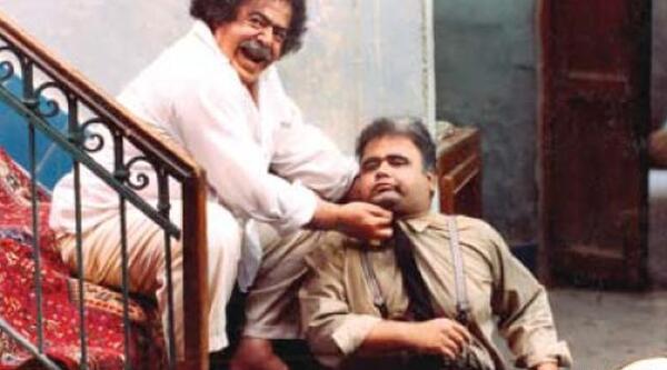 عکس اکبر عبدی در فیلم مادر