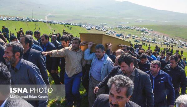 عکس مزار عارف لرستانی
