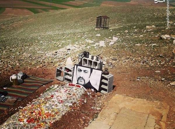 عکس مزار عارف لرستانی