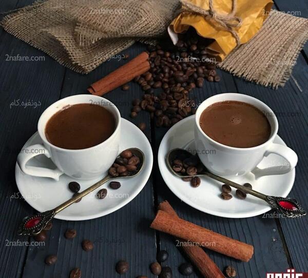 عکس دست دونفره با قهوه