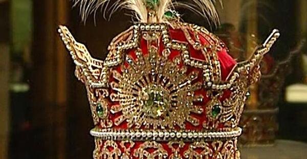 عکس تاج فرح پهلوی
