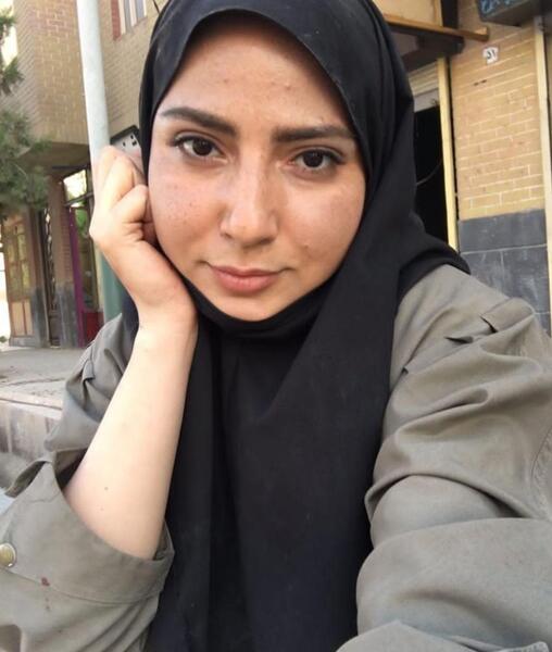 عکس علی صادقی با مقنعه
