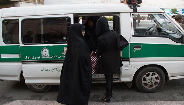 عکس ماشین گشت ارشاد