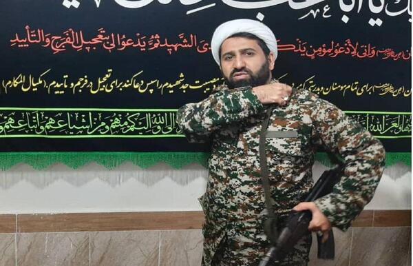 عکس حاج قاسم سلیمانی در نماز جمعه داعش