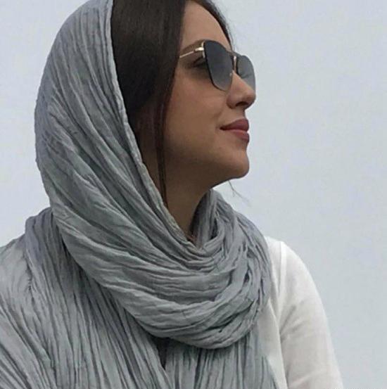 عکس بهاره کیان افشار در پارک
