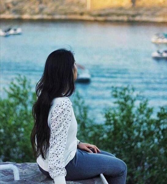 عکس پروفایل زنی تنها