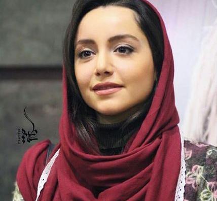 عکس جواد عزتی در آینه بغل