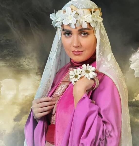 عکس افسانه پاکرو در لباس عروس