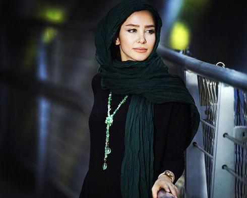 عکس الناز حبیبی در پارک