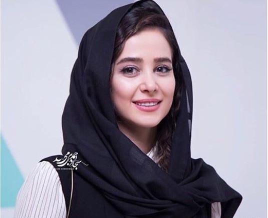 عکس الناز حبیبی در پارک