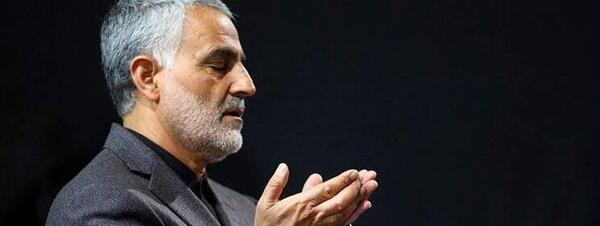 عکس حاج قاسم سلیمانی در حال خنده