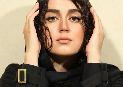 عکس سیگار کشیدن افسانه پاکرو