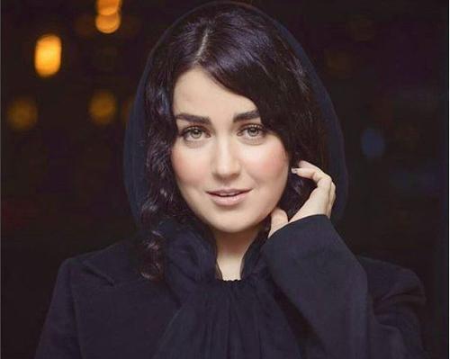 عکس سیگار کشیدن افسانه پاکرو