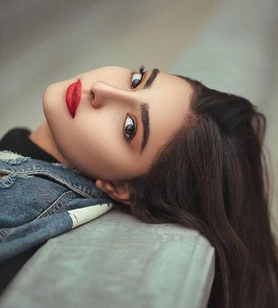 عکس لب دختر زیبا برای پروفایل