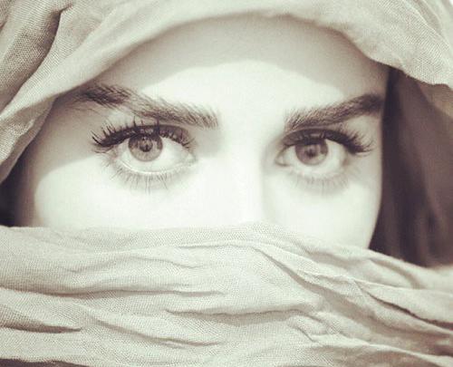 عکس چشم افسانه پاکرو