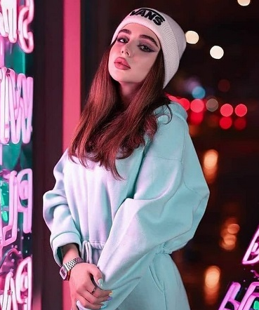 فقط عکس نیکا فلاحی