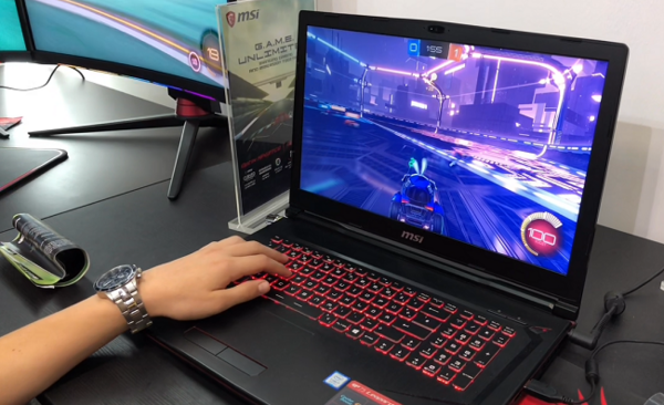 عکس لپ تاپ msi