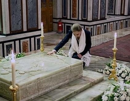 عکس سنگ قبر محمد رضا شاه پهلوی